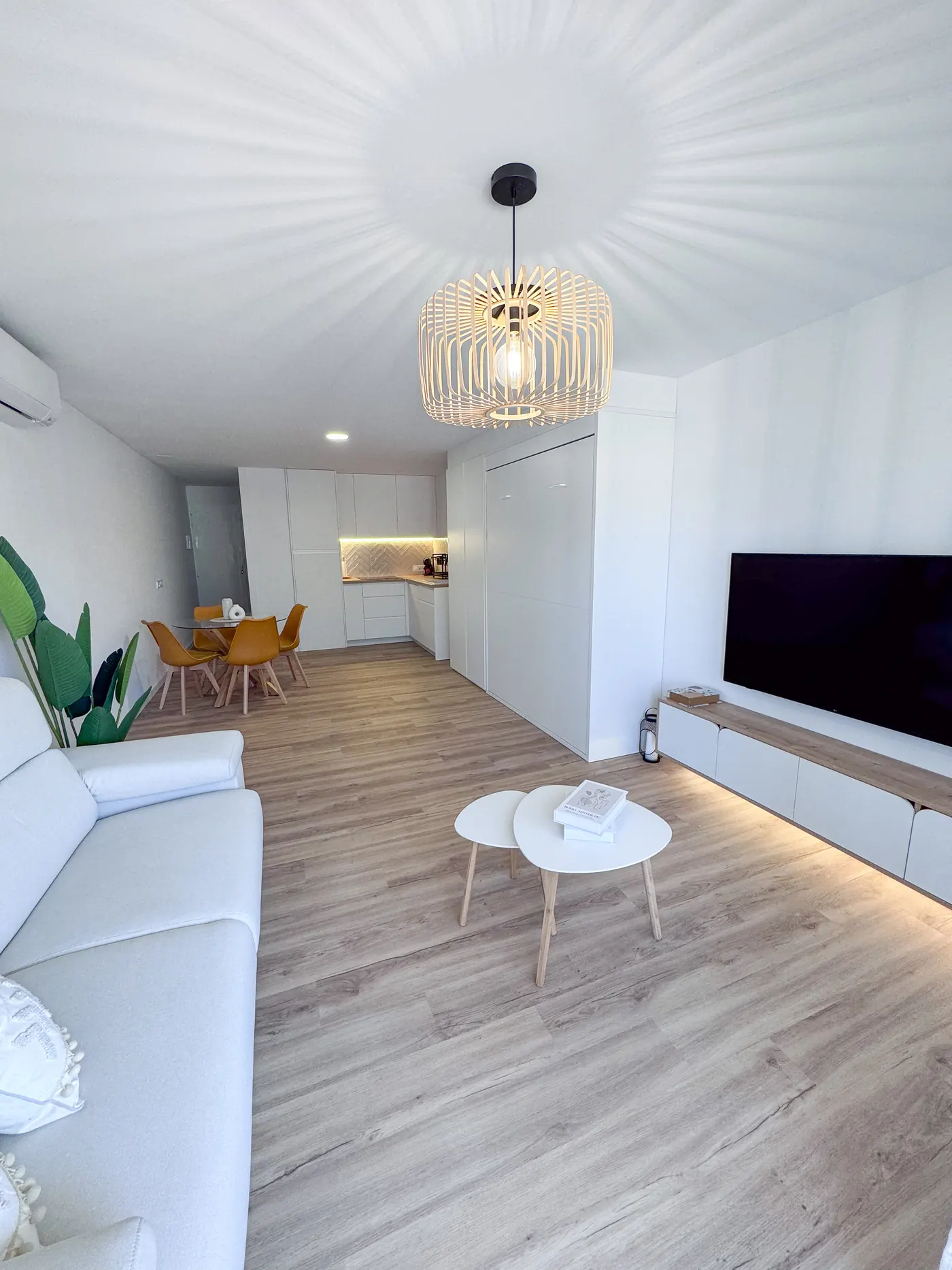 Alohasuite Luxury Bedroom Design