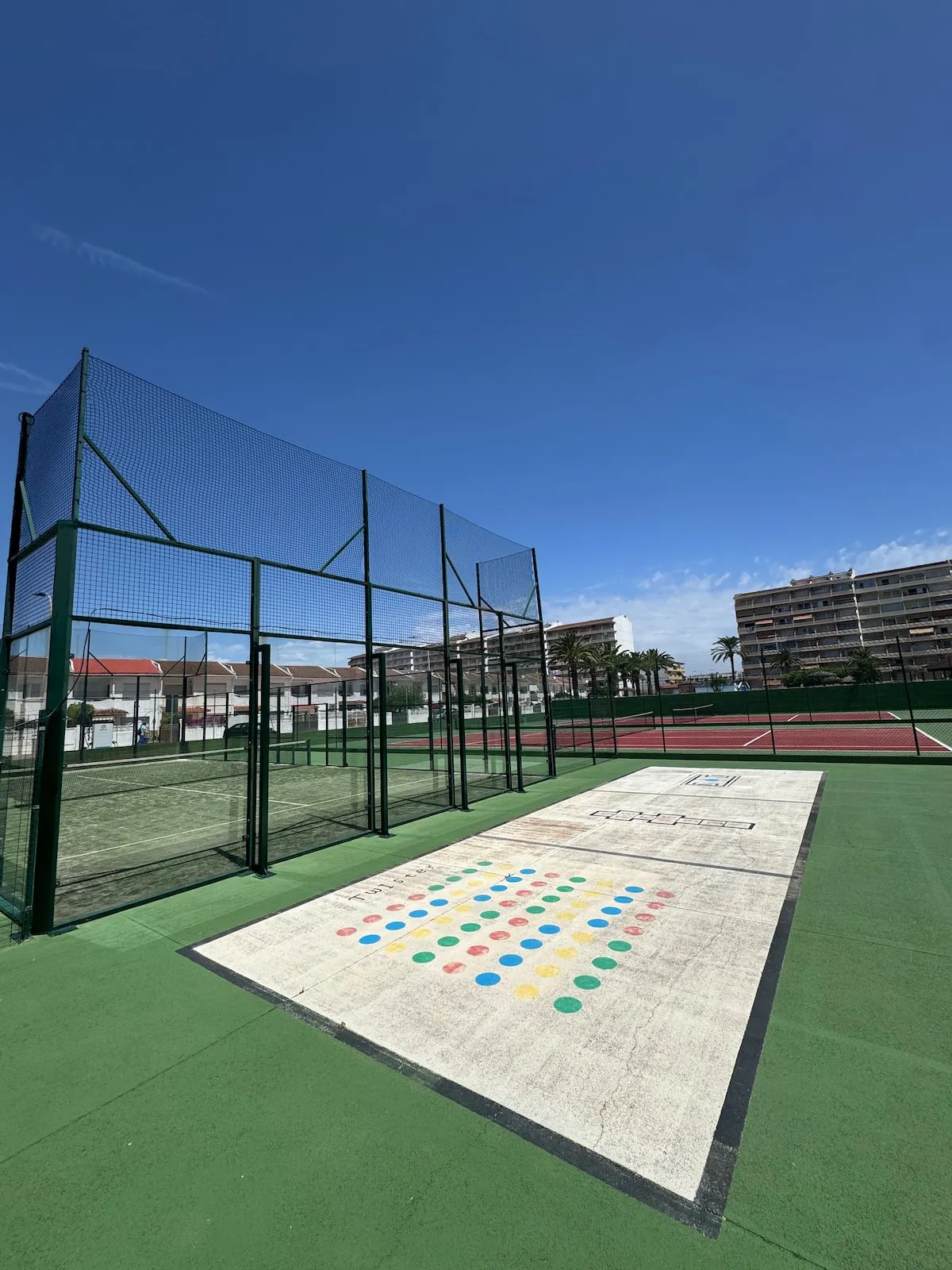 Alohasuite Tennis Court