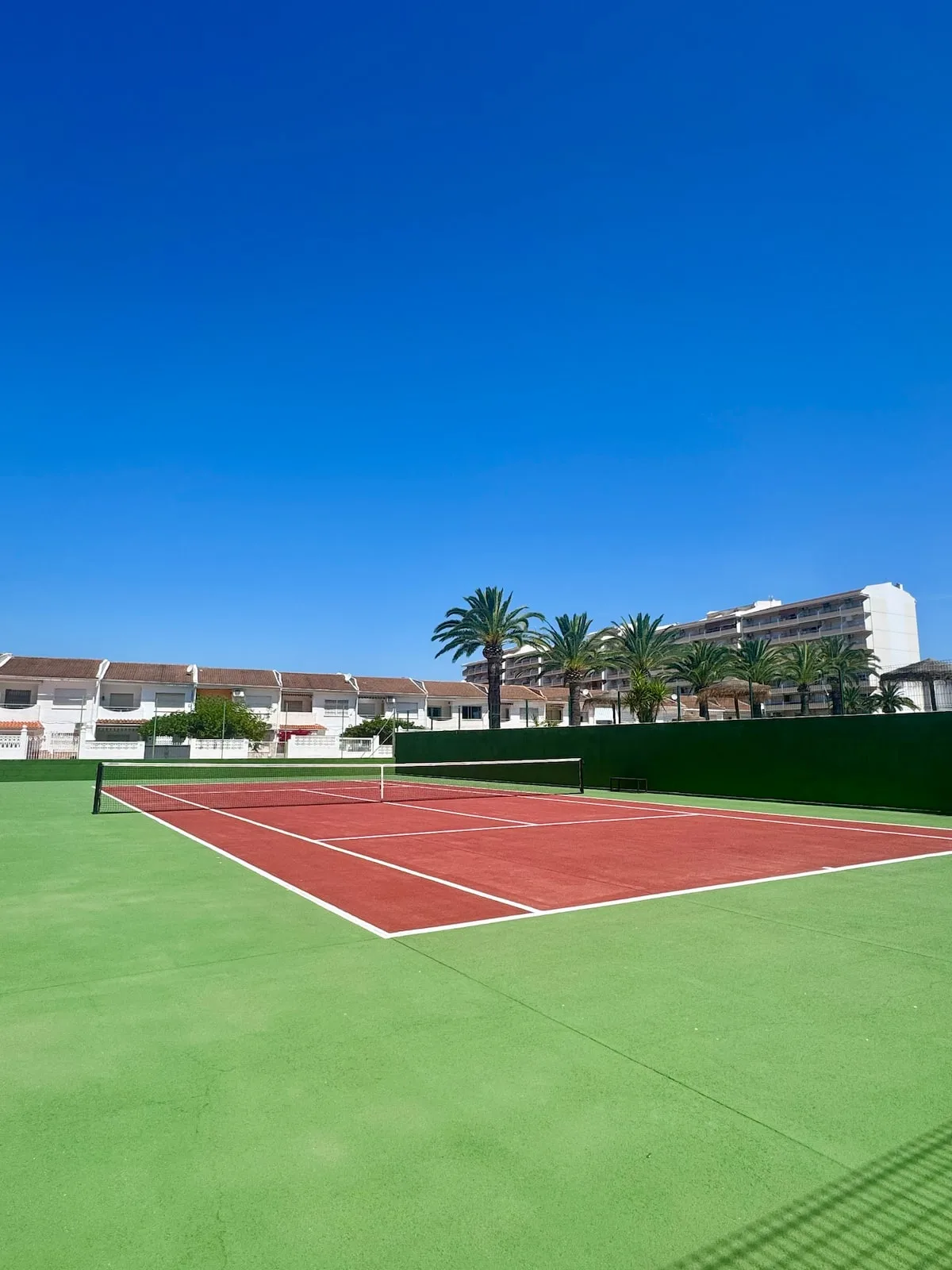 Alohasuite Tennis Court
